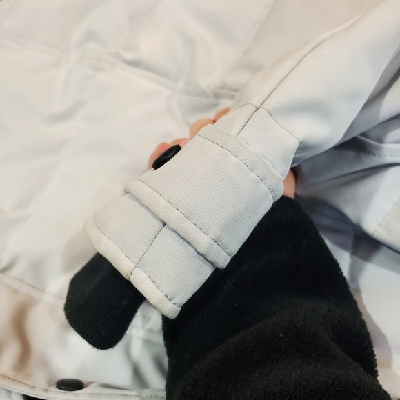 Canada Goose Shelburne Fur Parka - Picture 3 of 11